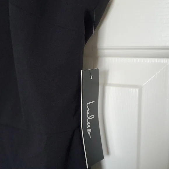 NWT Lulu's Black Dress with Scalloped Edges - Picture 3 of 5